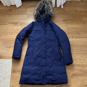 The North Face women’s navy M down puffer coat. EUC.
